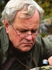 Lars Arvidsson är fil. dr i systematisk botanik och adjungerad professor i tillämpad natur- och kulturmiljövård vid Göteborgs universitet.