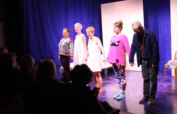 Teater Seskarö hembygdsförening har under hösten haft förmånen att ha besök av både Riksteatern och Norrbottensteatern.