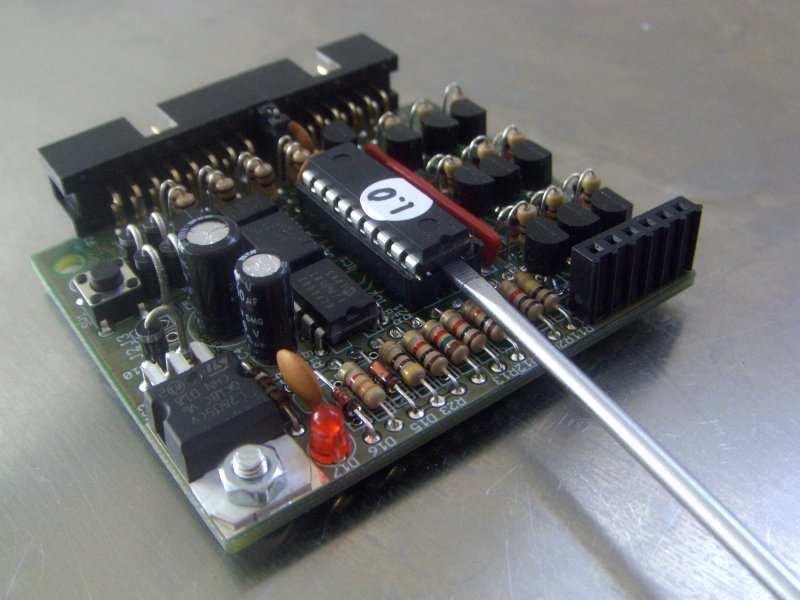 Sid 30 av 82 Montera och installera elektronik. Allmänna tips Montera elektroniken så den enkelt kan tas loss SigStyr elektronik bör monteras så att den är enkel att ta loss och sätta dit.