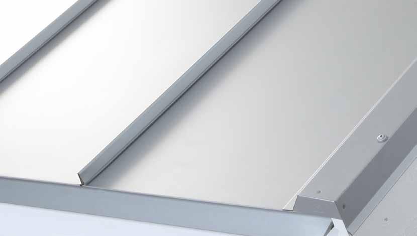 Bleck & beslag Bild: Plannja Trend, 45 silvermetallic Fönster- och takbeslag finns i stål. Tak- och väggbeslag finns även i aluminium och aluzink.