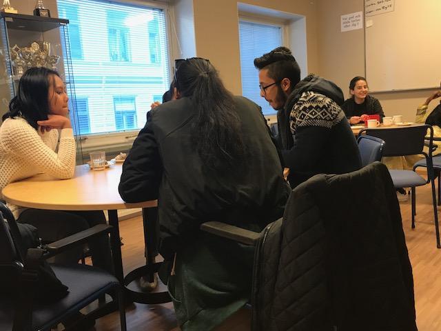 Det var 39 barn och 6 vuxna som byggde lego, 32 barn ritade med Riita och ett 50-tal barn red på hästarna. Har ett gott samarbete med Kulturrum som anordnar språkträffar och läxhjälp.