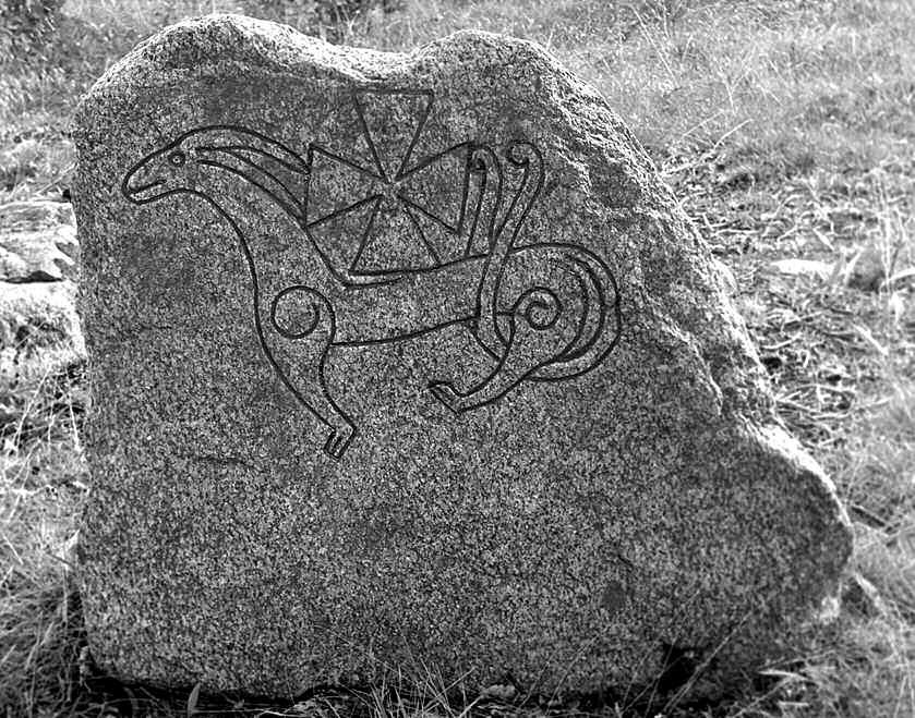 En tidigare okänd österledsfarare från Rasbo 235 Fig. 3. Bildstenen U 1004 Frötuna, Rasbo sn. Foto Iwar Andersson 1950 (ATA). The picture stone U 1004 Frötuna, Rasbo parish.