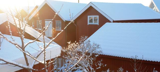 Vad är förbehållsbelopp? Förbehållsbeloppet är det som den enskilde skall tillgodoräknas vid uträkningen av avgift för vård och omsorg, dagverksamhet och kommunal hälso- och sjukvård.