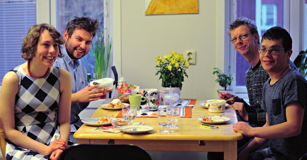 Att äta tillsammans är både roligt, gott och socialt. Studiecirkeln Välkommen på middag vill bidra till måltidsglädje och gemenskap för de som behöver lite extra stöd i vardagen.