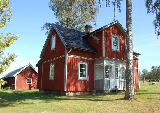 VÄLKOMMEN TILL KYRKEKVARN Kyrkekvarn är en helårsöppen aktivitets-, konferens- och boendeanläggning för företag och privatpersoner, som ligger direkt vid ån Tidan ca 10 km norr om Mullsjö och 40 km