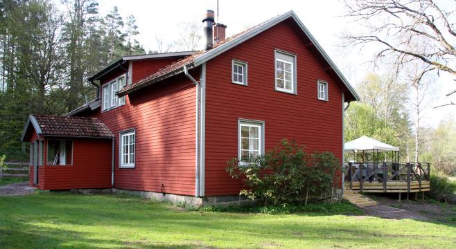 Turridning med islandshästar på härliga ridvägar i skogsterräng. Boka Aktivitetsdag och pröva flera olika aktiviteter.