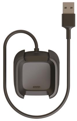 Din Versa-box innehåller: Klocka med litet armband (färg och material varierar) Laddningskabel Extra, större armband (färg och material varierar) Versas avtagbara armband finns i flera olika färger