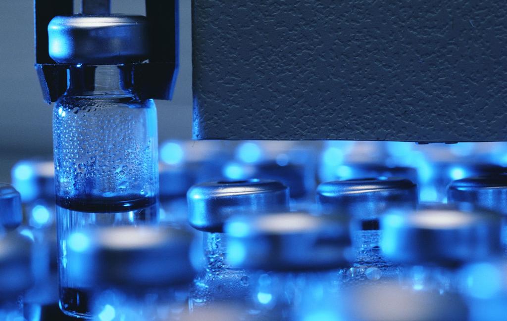 23 Detta är APL Året i korthet VD-ord Omvärld och strategi Vårt erbjudande Hållbarhet LIFE SCIENCE Stöd genom hela tillverkningsprocessen Life Medical Sweden är ett privatägt läkemedelsföretag