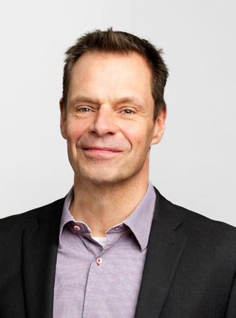 Apotekare. Kia har en bred erfarenhet från ledande befattningar inom läkemedelstillverkning och kvalitetssäkring som linjechef och i seniora globala roller inom Astra/AstraZeneca.