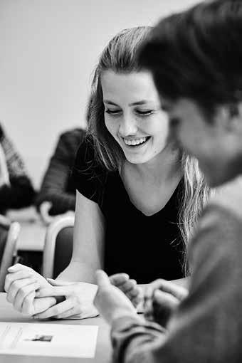 Samtidigt har hela klassen gemensamma fördjupningskurser i bland annat matematik, engelska och svenska.