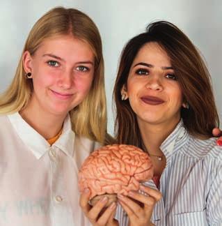 Naturkunskap 1a1 50 Religionskunskap 1 50 Samhällskunskap 1a1 50 Svenska 1 100 Foto: Kari Kohvakka år 2 Fortsättningskurser