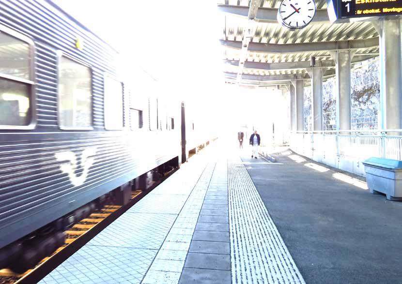 Eskilstuna Tåg 18 min Bil 30 min Västerås Tåg 1h 54 min Bil 55 min Mariefred/ Läggesta Tåg 10 min Bil 20 min Enköping Tåg