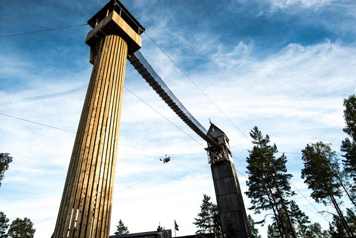 Från tornet får man vid klart väder en milsvidd och ett vidsträckt 360 graders panorama med Änghultasjöns vida
