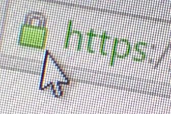 Kontrollera att programmet har installerats och körs på IIS: Starta en webbläsare och ange adressen https://localhost/m5userapi.
