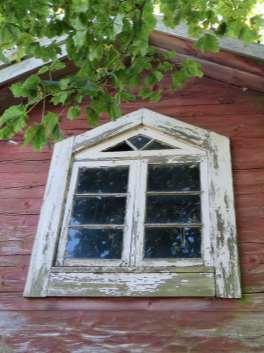 Fönster i den gamla källarboden