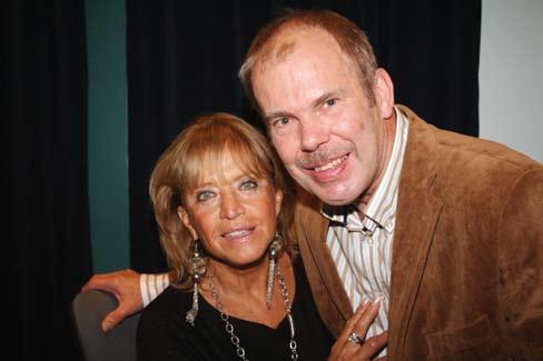 På konsert med Lill-Babs Artisten Lill-Babs och Rolf Westerlund efter konserten i Ekenäs hösten 2011. I slutet av oktober i år gick jag på konsert i kulturhuset Karelia i Ekenäs med min syster.