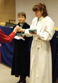 Vi i kören spelade dramat om Jesus rider till Jerusalem ur Matteus 21. Nattvard fick vi också. Kören tecknade ännu en psalm.