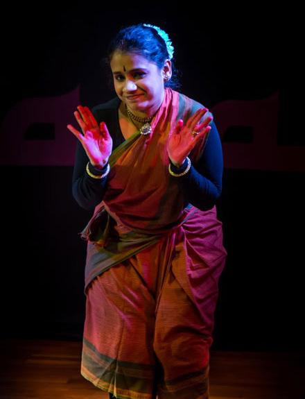Dansa en berättelse- Ipshita Rajesh I föreställningen Dansa en berätelse tas du med på en resa till de indiska historierna med hjältar och skurkar, gudar och demoner, människor och djur.