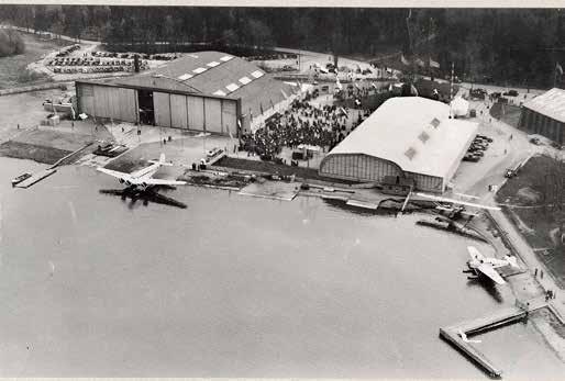 FOTO: STOCKHOLM STADSMUSEUM VIA HAMNARNAS HISTO RIA Lindarängens flyghamn var Stockholms första internationella flygplats. EN FLYGANDE START Året var 1918.