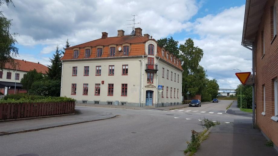 Radon Planområdet ligger på sandig morän vilket enligt SGU:s planeringsunderlag inte bedöms vara högriskjordart för markradon.