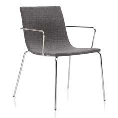 B 540 D 570/430 H 780 S 450 A 610 BOND LIGHT, STAPELBAR KARMSTOL JEAN-MARIE MASSAUD Helklädd i tyg alt. läder, armledare och ben i krom, filttassar.