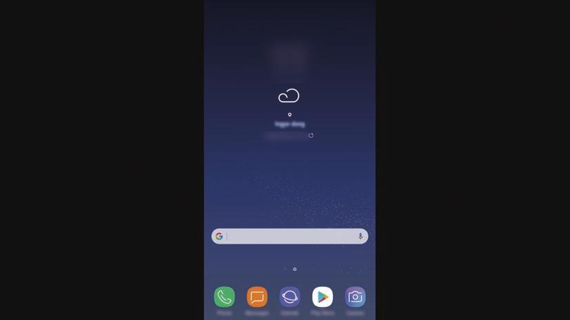 Program och funktioner 5 Anslut smarttelefonens flerfunktionsuttag till kontakten för smarttelefon på DeX-stationen. Samsung DeX startar på smarttelefonen.