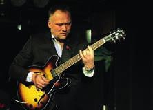 FREDAG 29 JUNI Gratisjazz på stans krogar & caféer kl. 14.00-01.00. Traktormusik runt stan kl 12.00 Från Flygfyren - Systembolaget - ICA Kryddan - Flygfyren.