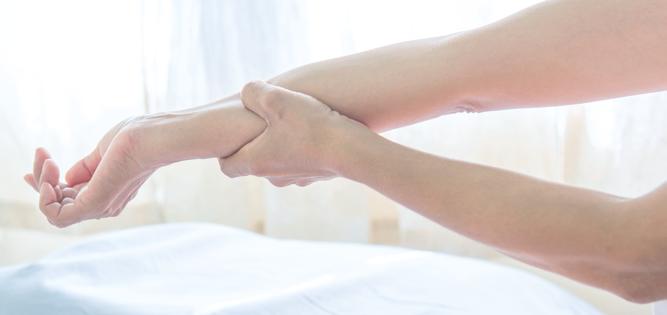 TILL LÄSAREN MISSTÄNKER DU PSORIASISARTRIT? Denna guide är avsedd för dig som antingen misstänker eller som precis fått veta att du insjuknat i psoriasisartrit (ledpsoriasis).
