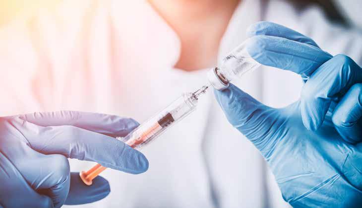 Vaccinationsdags Nu närmar sig vintern och med den influensasäsongen. Glöm inte att du som tillhör en riskgrupp rekommenderas vaccination mot influensa och lunginflammation.
