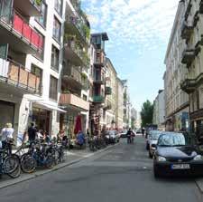 Kollektivtrafikstråk längs perrongen. Från transportrum till gaturum Fördela om trafikmängderna genom centrum.