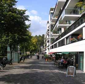 På nästa sida redovisas möjliga stråk och områden som kan förtätas eller på sikt omvandlas. I norra centrum handlar förtätningen främst om tilllägg i form av påbyggnader och infyllningar s.k. in-fills av öppna kvarter.