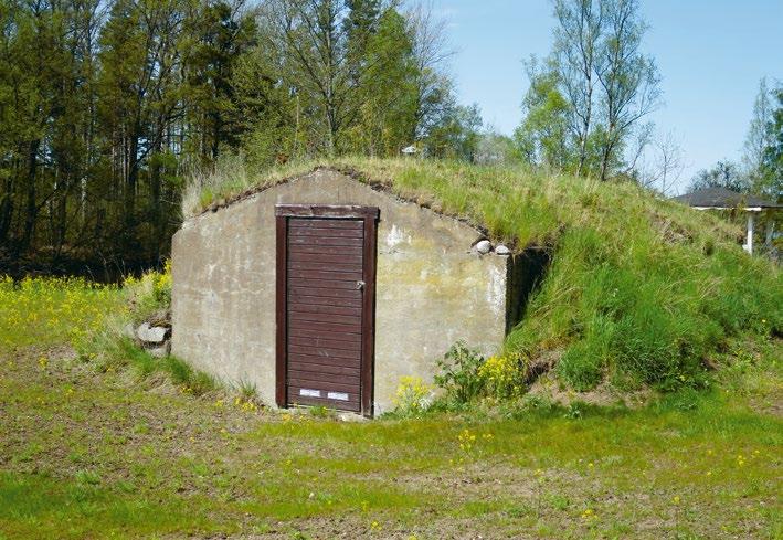 Det blev ett långdraget projekt som inleddes 1902 med sträckan Mönsterås-Sandbäckshult och avslutades 1916 då sträckan Grönskåra-Fagerhult fick sin förbindelse. Därefter var det stopp.