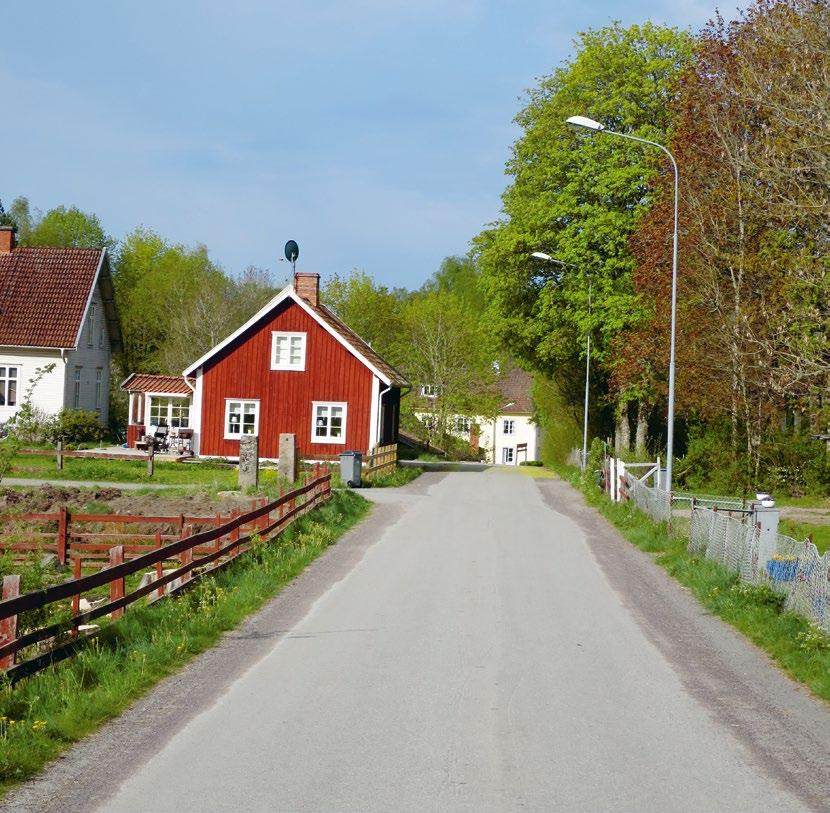 Välkommen till Björkshult Det här materialet är tänkt att användas som en guide för dig som vill gå på upptäcktsfärd bland glasbruksmiljöerna.