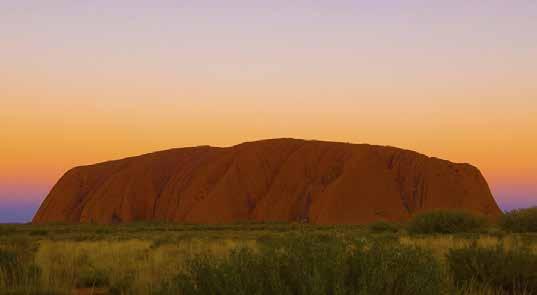 Dag 8 4 nov Ayers Rock Tidig morgon ger vi oss ut på en tur till Uluru där vi får se solen gå upp över den heliga och