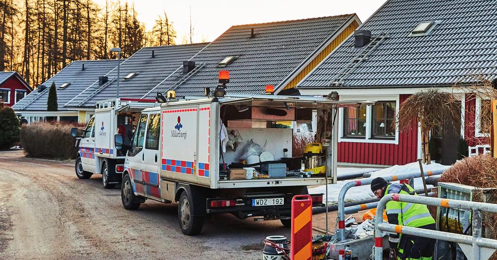 Elsäkerhet Mälarenergi tillämpar förutom gällande regler (lagar, förordningar och föreskrifter mm.) elbranschens elsäkerhetsanvisningar (ESA).
