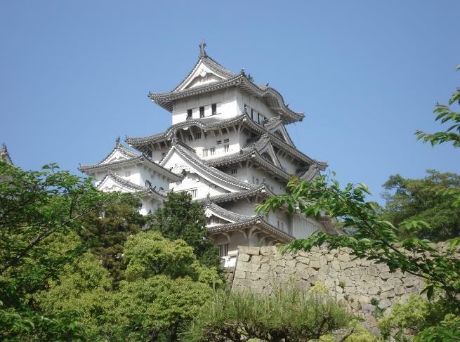 Todai-Ji är ett exempel på den kinesiska Tangdynastins arkitektur från 600-talet och då den inte finns kvar i Kina är det spännande att se denna arkitektur i Japan.