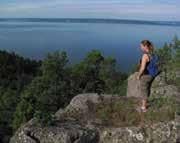 00 Naturvandring vid Bottnaryd När hösten satt sin prägel gör vi en ca 6km lång vandring i det typiska småländska landskapet med storskogar och myrmarker.