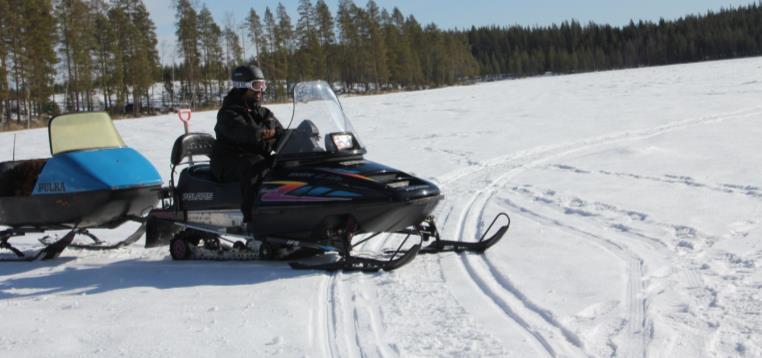 vattnet och kört skoter.