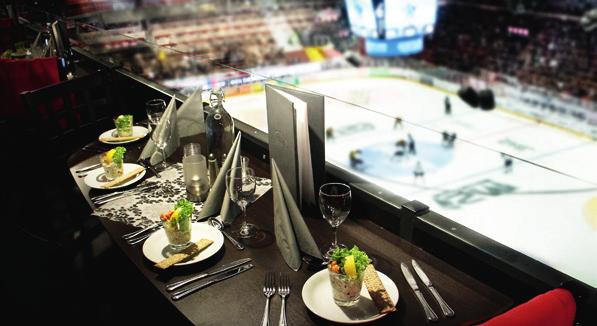 Trevlig hockeykväll för kunder och personal I vår uppskattade hockeyhöjdare kombineras en trevlig miljö med god mat och spännande underhållning.