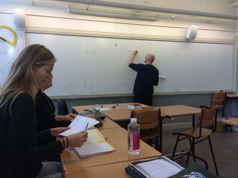 Även eleverna fick möjlighet att skriva på tavlan.