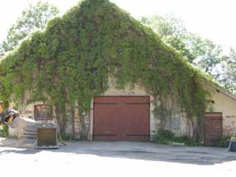 Gäddeholm 2:1. Byggnad 6 (svinhus VIII) Figur 51. Byggnad 6 från öster. Nuvarande funktion: Oklar. Ursprunglig funktion: Svinhus? Antal våningar: 2.