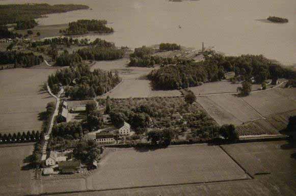 Inledning Arbetet med föreliggande dokumentation och värdering är utfört sommaren 2009 av byggnadsantikvarie Anna Güthlein vid Kulturmiljövård Mälardalen på uppdrag av Västerås stad. Figur 2.