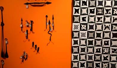 Ett 30-tal slöjdare och konst hantverkare sålde allt från smide till textil.