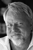 Vi får lyssna till när Jan Allan berättar om sitt liv som jazzmusiker. Det blir musikerminnen från ett turnéliv runt om i Sverige.