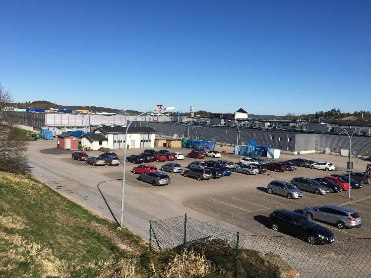 Studier av trafiken till Torp handelsområde under julhandeln visade att lördagen den 21 december 2013 växte köerna från Västra Torp genom cirkulationerna i trafikplatsen på E6:an och förbi