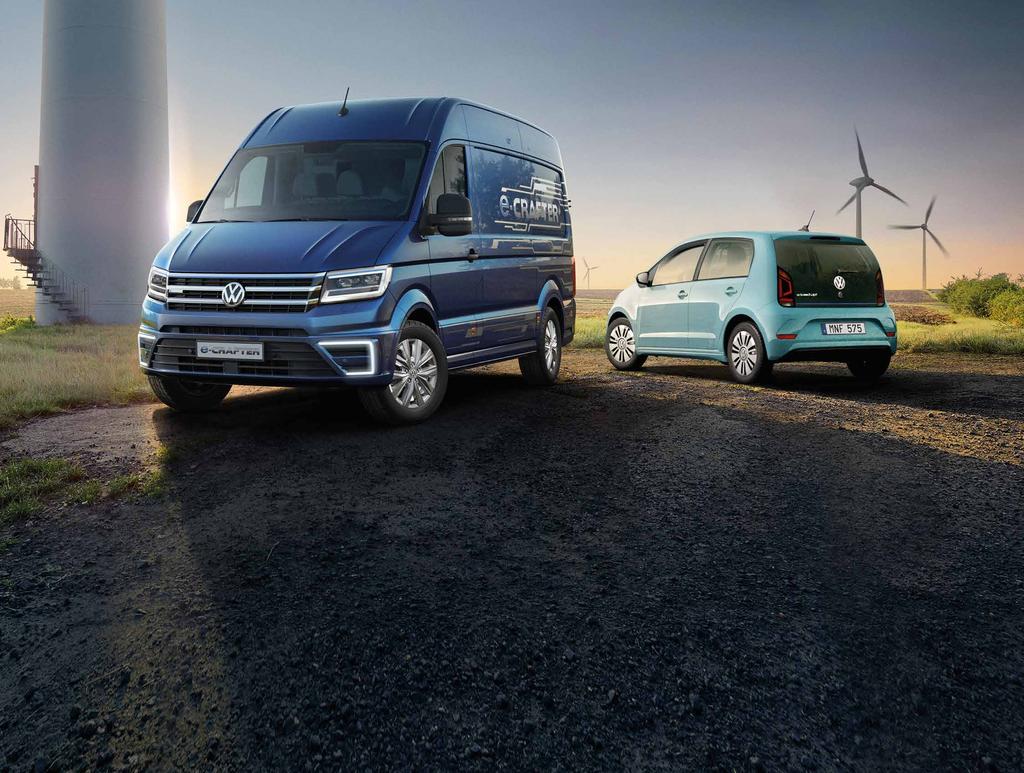 ETT STORT OCH ETT PYTTE- LITET MILJÖALTERNATIV SOM DRIVS AV EL. Det är många som höjer på ögonbrynen när vi berättar att den stora skåpbilen på bilden drivs av elektricitet.