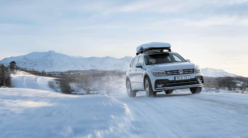 4 Vecka 49 I Onsdag 6 december 2017 En bil för den svenska vintern. Takbox med lasthållare ingår. Tiguan Allspace TDI 190 hk GT 4MOTION.