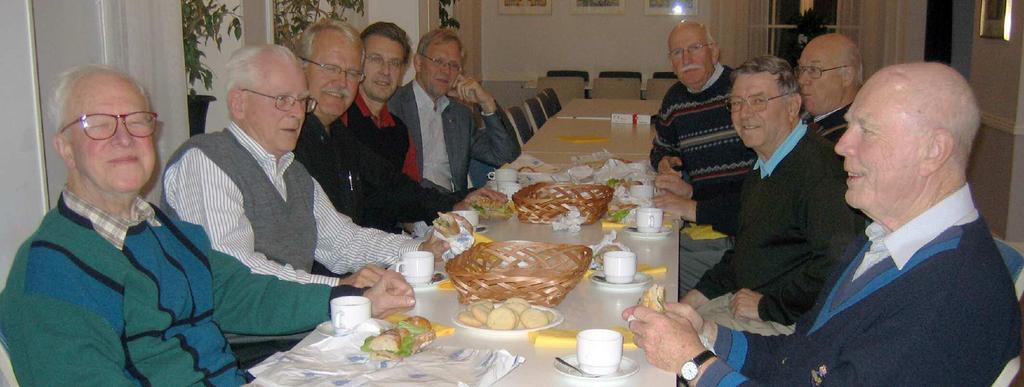 Programafton om Etik & Etikett: VÅR MORAL ÄR GOD MEN STÖRRE ÖPPENHET ÖNSKVÄRD Vid programafton 17 oktober mötte tio bröder upp för att ventilera sina åsikter om förhållandena inom O.F. och Jarlabanke.