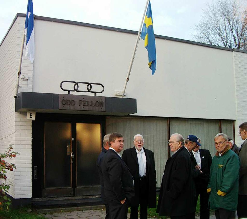 Bröderna anländer till ordenshuset i Åbo. Besök i Åbo domkyrka under körrepetition. Nu följde en guidad busstur i och runt Åbo.
