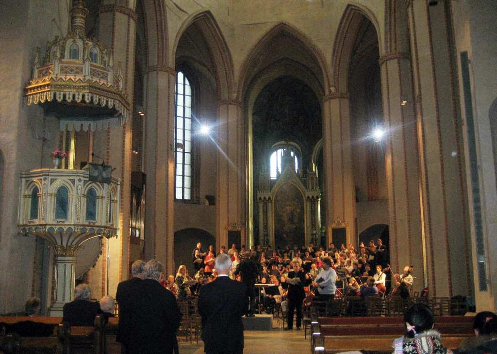 Vi besökte bland annat Domkyrkan där vi hade turen att få höra en körrepetition inför kvällens stora konsert.